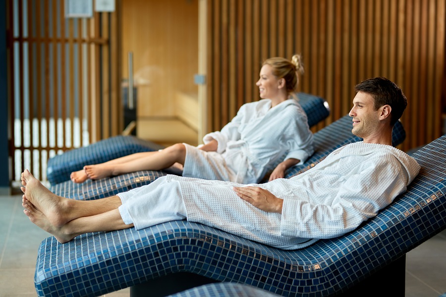Wellness Centers vs. Traditional Clinics: What’s the Difference?